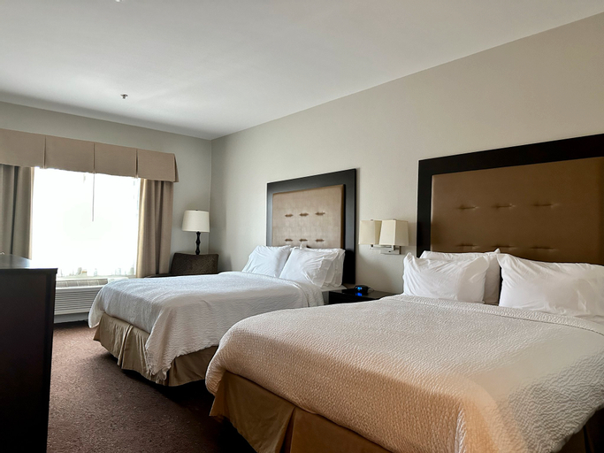 Holiday Inn Express VANCOUVER NORTH - SALMON CREEK - Tap to explore photos