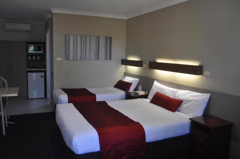 Bedroom 3, In Town Motor Inn, Flinders Ranges