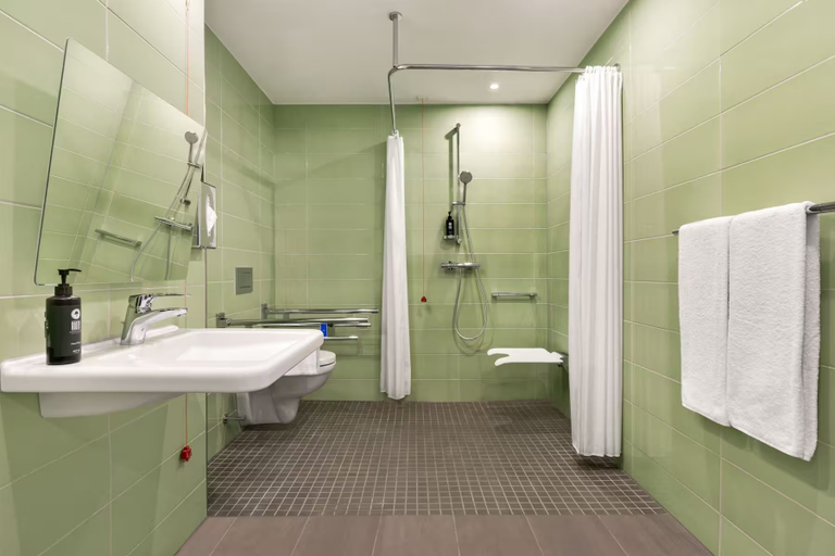 Bathroom 4, Super 8 By Wyndham Koblenz, Koblenz