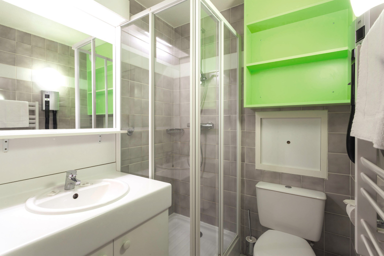 Bathroom 4, Les Saisies "Les Embrunes", Savoie