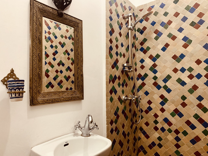Bathroom 5, Riad Laksiba, Marrakech