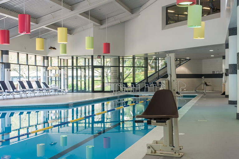 Sport & Beauty 2, Holiday Inn Express PRINCETON SOUTHEAST by IHG, Middlesex