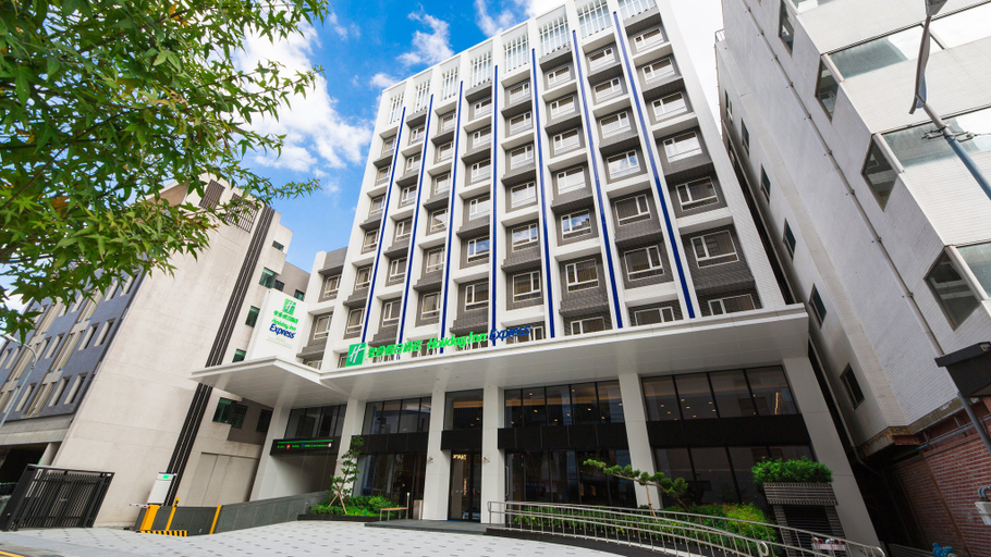 Exterior & Views 4, Holiday Inn Express TAICHUNG FENGCHIA by IHG, Taichung