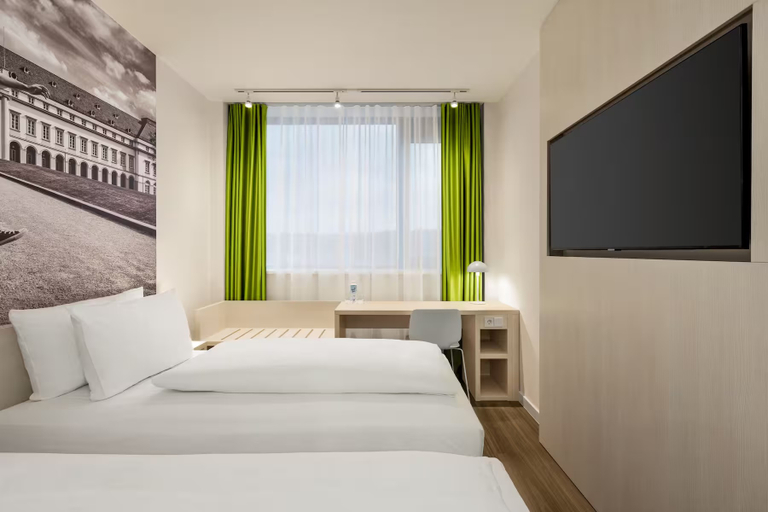 Bedroom 3, Premier Inn Koblenz City, Koblenz
