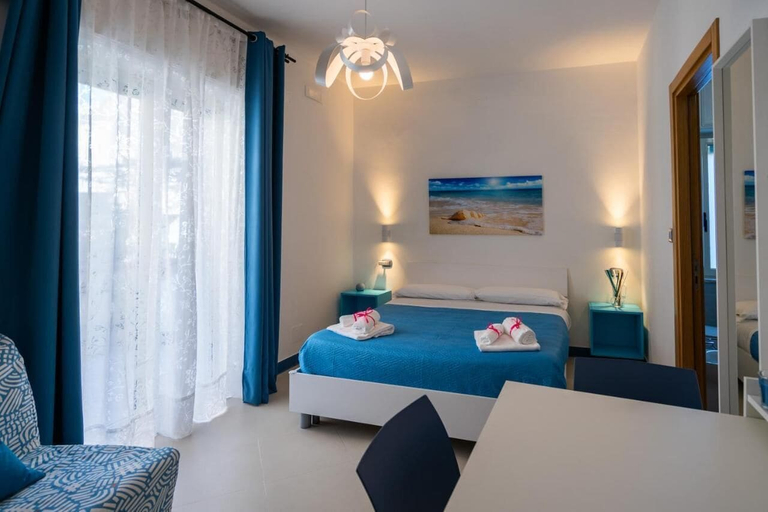 Bedroom 4, B & SunSea, Salerno