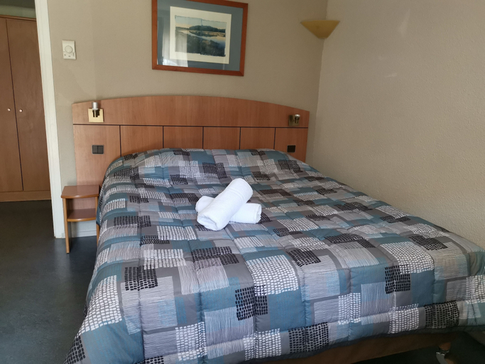 Bedroom 2, Hotel Kyriad Mulhouse Est - Lutterbach, Haut-Rhin