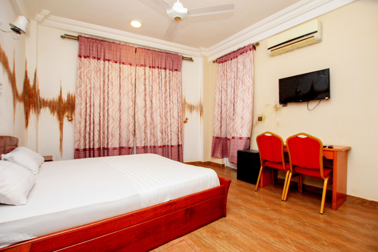 Bedroom 2, Benin Metropole Hotel, Parakou
