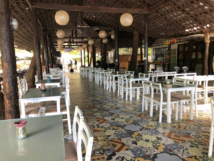 Food & Drinks 4, Playa La Caleta, Morong