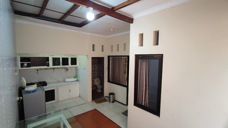 Others 2, Villa Batu Purnama, Malang