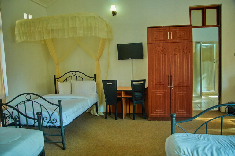 Bedroom 3, Ngorongoro Corridor Lodge, Karatu