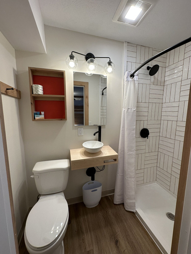 Bathroom 3, Explorer Rest & Recreation, Erie