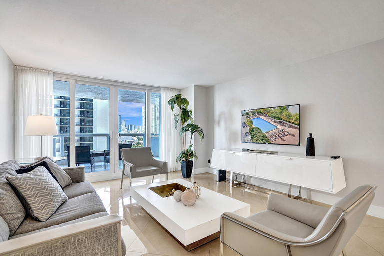 Others 1, 3 Bedroom Condo With Stunning Balcony View, Miami-Dade
