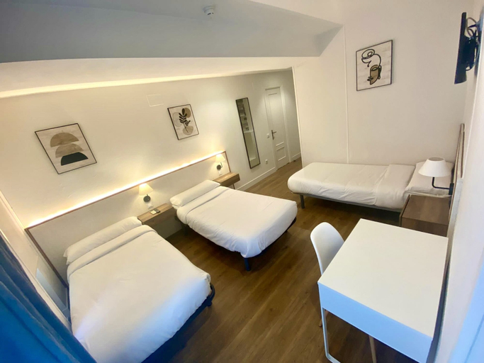 Bedroom 3, Far Home Gran Vía - Hostel, Madrid