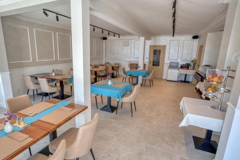 Food & Drinks 4, Quercus Residences Apartments