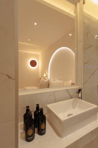 Bathroom 4, Corridor2407 Hotel, Phra Nakhon