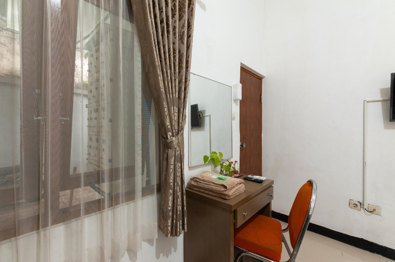 Others 5, RedDoorz @ Batutulis Bogor by House of M, Bogor
