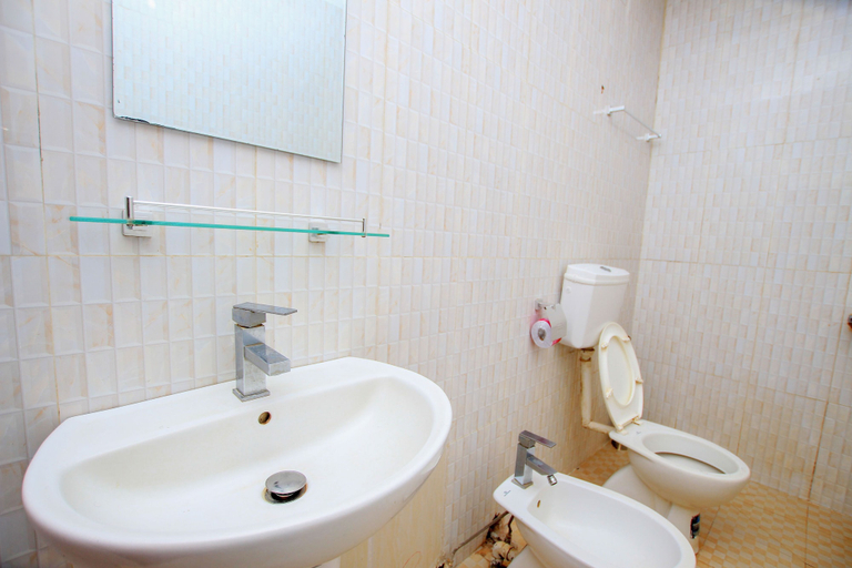 Bathroom 3, Benin Metropole Hotel, Parakou