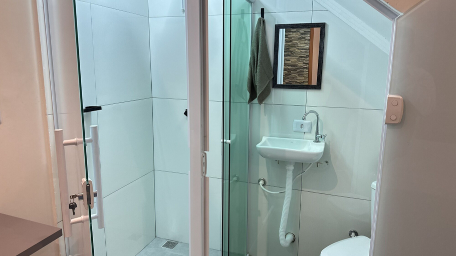 Bathroom 3, Guaru Inn Hostel, Guarulhos