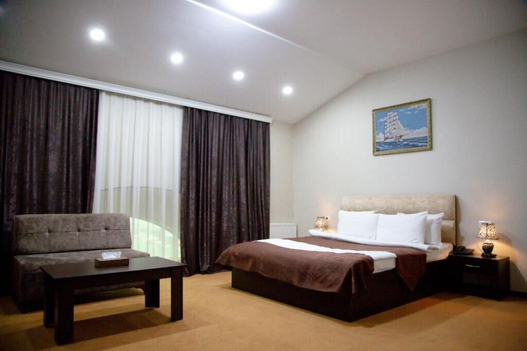Bedroom 2, Continent Hotel, Baku