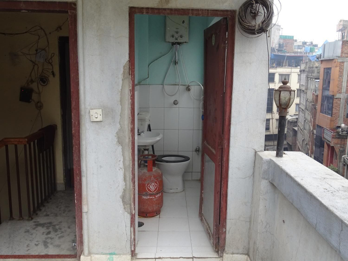 Bathroom 3, Green House Lodge, Bagmati