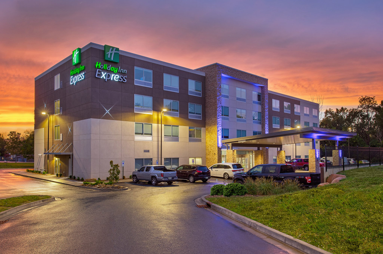 Exterior & Views 5, Holiday Inn Express WILLIAMSBURG, Whitley