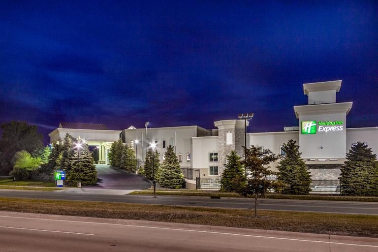 Exterior & Views 3, Holiday Inn Express WISCONSIN DELLS, Sauk