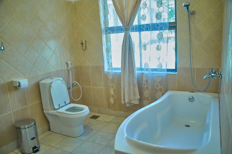 Bathroom 4, Ngorongoro Corridor Lodge, Karatu