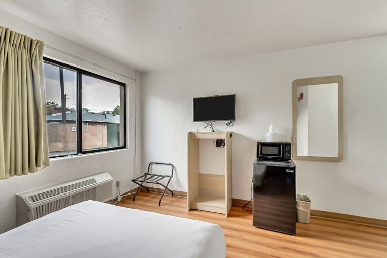 Bedroom 3, Motel 6 Ogden, UT- Downtown, Weber