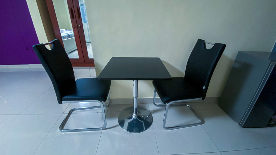 Others 5, Helen Hotel, Mfoundi