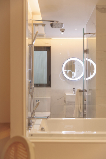 Bathroom 4, Corridor2407 Hotel, Phra Nakhon