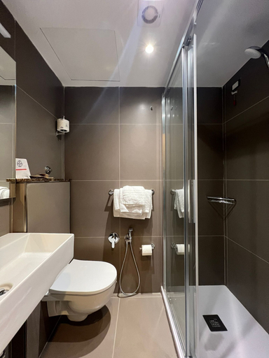 Bathroom 4, Hotel Garda, Rome