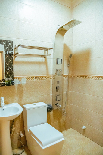Bathroom, Ekefaru Inn, Gaafu Alifu Atoll