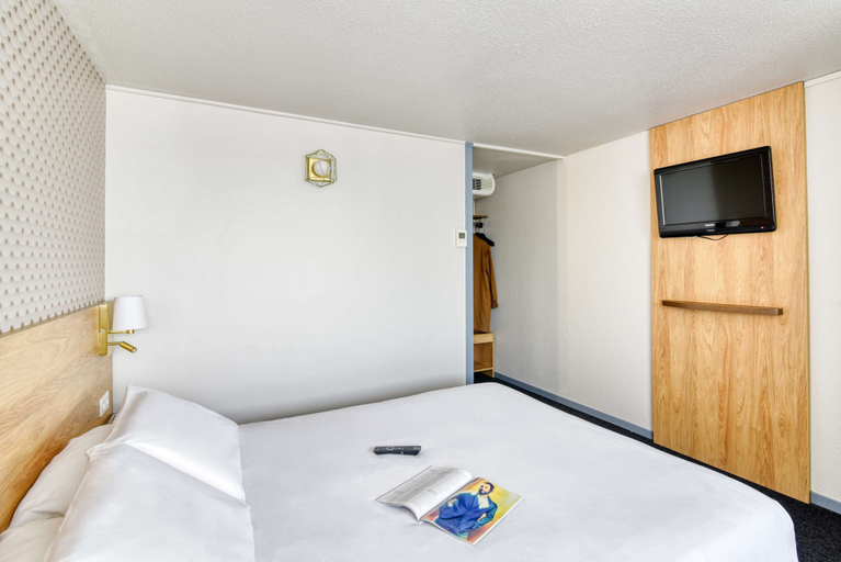 Bedroom 4, Kyriad Montauban Sud - Albasud, Tarn-et-Garonne
