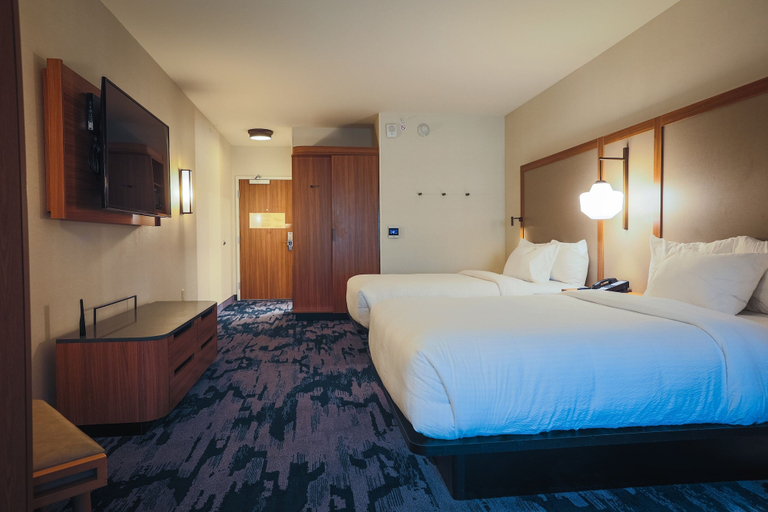 Bedroom 3, Fairfield Inn & Suites by Marriott Marquette, Marquette
