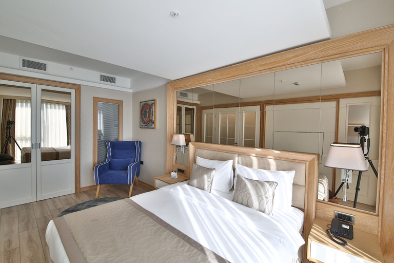 Bedroom 4, Bof Hotels CEO Suites, Atasehir