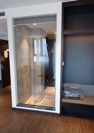 Bathroom 5, DHome Ha Long, Hạ Long