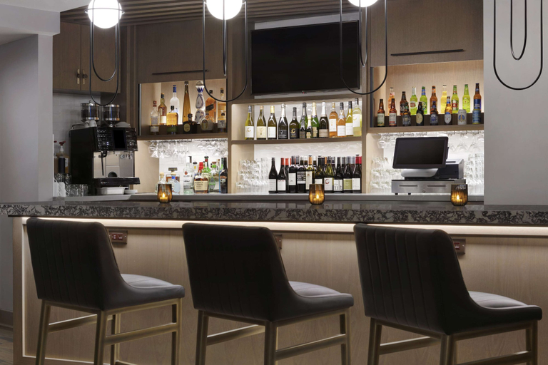 Food & Drinks 5, Hyatt Place Santa Barbara, Santa Barbara