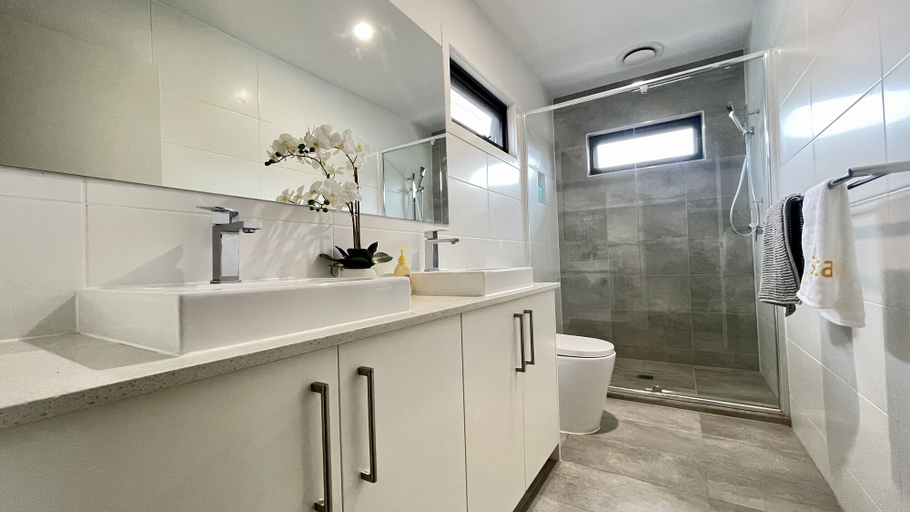 Bathroom 4, StayAU Modern 4BR Townhouse Bayswater, Maroondah - Croydon