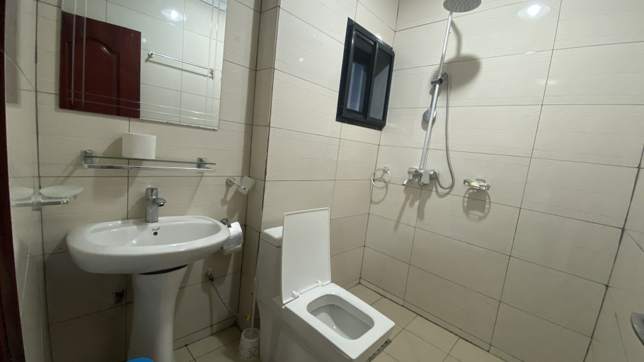 Bathroom, Helen Hotel, Mfoundi