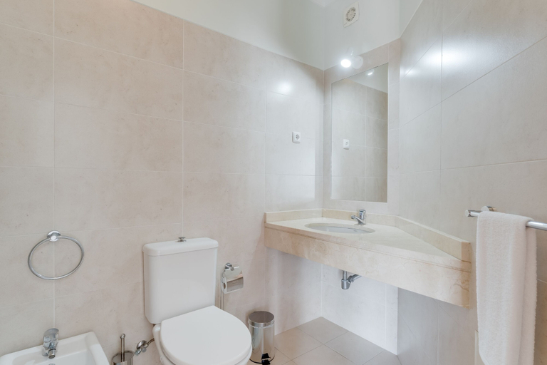 Bathroom 3, Duplex Camara de Lobos, Câmara de Lobos