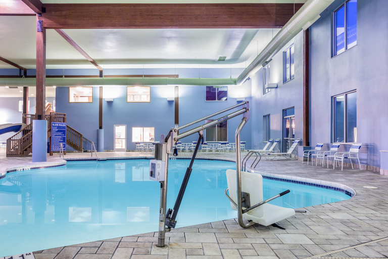 Sport & Beauty 2, Holiday Inn Express WISCONSIN DELLS, Sauk