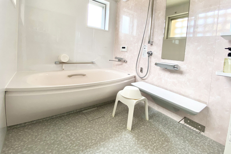 Bathroom 4, Pontoon, Ishigaki