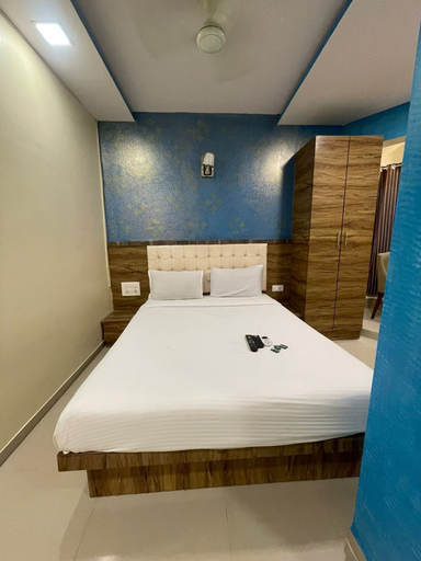Bedroom 4, Hotel Golden Park, Mumbai Suburban
