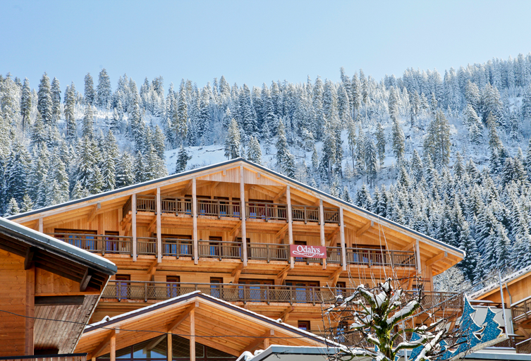 Exterior & Views