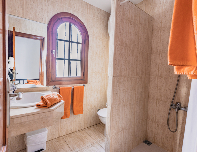 Bathroom 5, Parquemar, Las Palmas