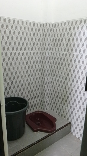 Bathroom 3, Kenzi House, Kediri