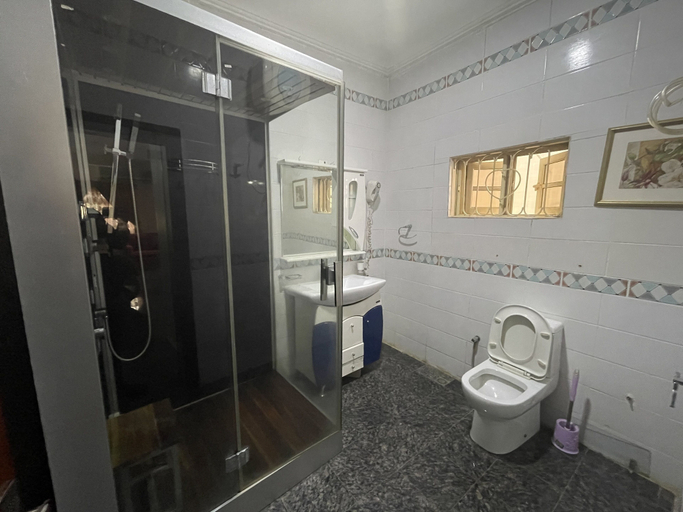 Bathroom, Inkova apartment and suites, AbujaMun