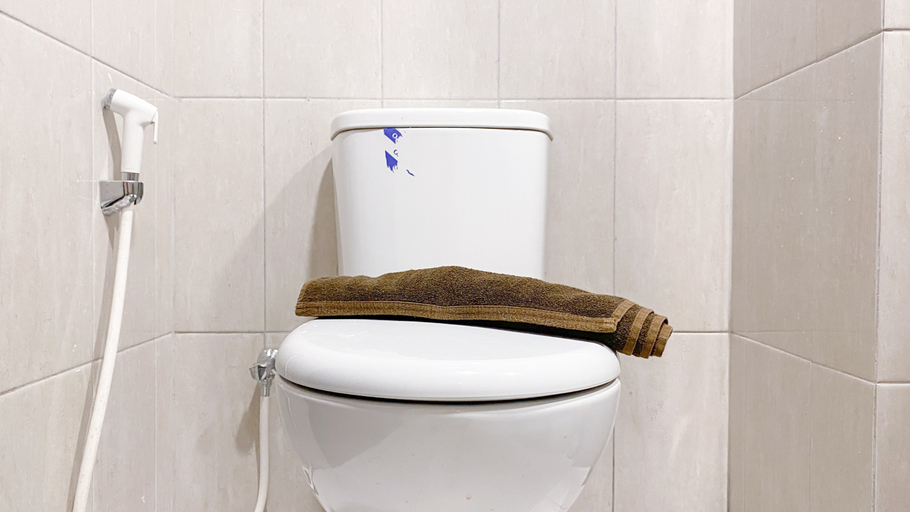 Bathroom 5, Good and Comfy 1BR (No Kitchen) at Citra Living Apartment By Travelio, West Jakarta