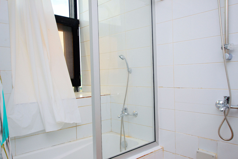 Bathroom 3, Appart Hotel Les orchidees, Cotonou