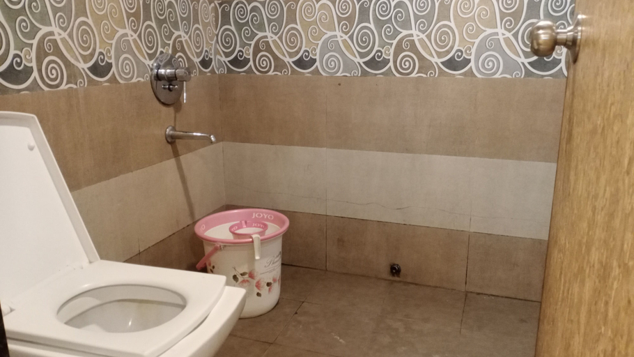 Bathroom 5, Hotel Golden Park, Mumbai Suburban